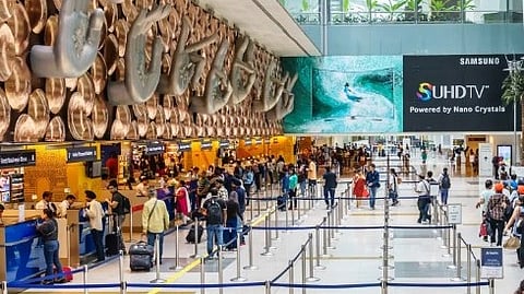 'ബ്ലൂ സ്ക്രീൻ ഓഫ് ഡെത്തില്' വലഞ്ഞ് ഇന്ത്യയിലെ വിമാനത്താവളങ്ങൾ, പ്രവര്ത്തനങ്ങള് പൂര്ണസ്ഥിതിയിലായിട്ടില്ല