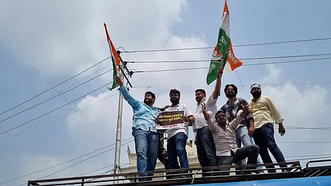 കശ്മീരില് ഗവര്ണര്ക്ക് കൂടുതല് അധികാരങ്ങള്; കേന്ദ്രസര്ക്കാര് നടപടിയില് പ്രതിഷേധിച്ച് യൂത്ത് കോണ്ഗ്രസ്