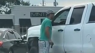 ഗാവിനും പിക്കപ്പ് ഡ്രൈവറുമായുള്ള തർക്കം