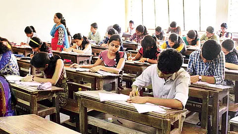 ആധാർ ഉപയോഗിച്ചുള്ള ഉറപ്പുവരുത്തൽ, ഫെയ്സ് റെക്കഗ്നിഷൻ;
പരീക്ഷാ സംവിധാനങ്ങൾ പരിഷ്കരിക്കാൻ നീക്കവുമായി യുപിഎസ്സി