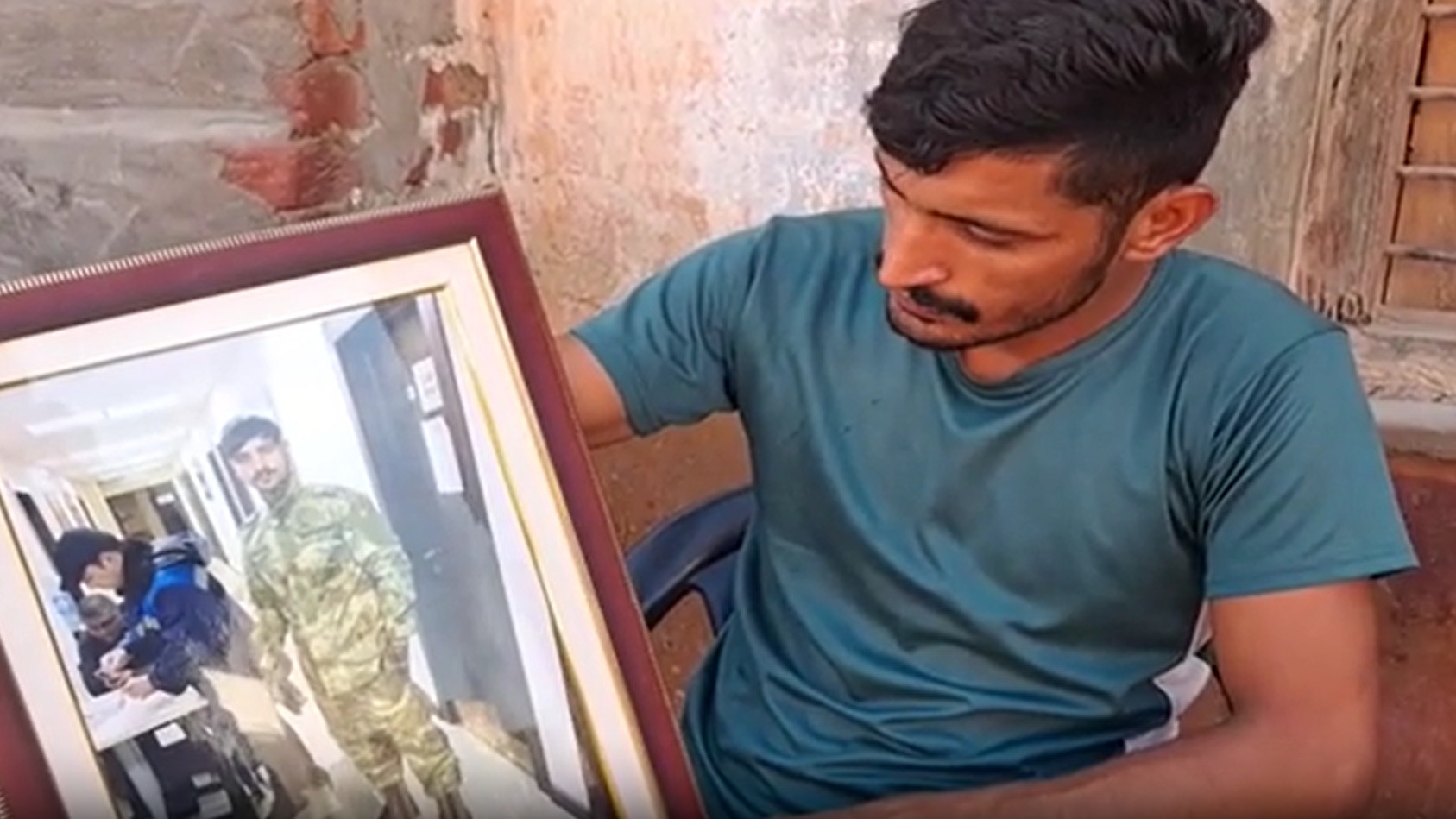 രവി മൗൻ്റെ ചിത്രവുമായി സഹോദരൻ അജയ്