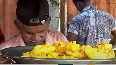 അഷറഫ് ഫോർട്ട്കൊച്ചിയിലെ കടയിൽ