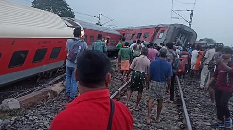 ജാർഖണ്ഡിൽ ട്രെയിന് പാളംതെറ്റി രണ്ട് മരണം; 20 ലധികം പേർക്ക് പരുക്ക്