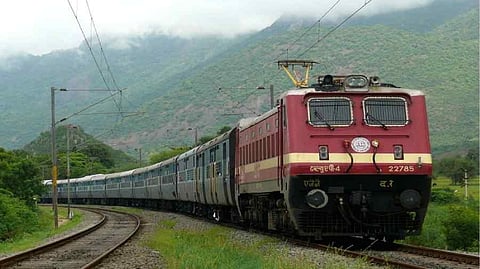 കനത്ത മഴ; വന്ദേഭാരത്, പരശുറാം ട്രെയിന് സമയത്തില് മാറ്റം