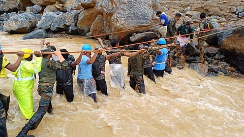 ചൂരല്മല ദുരന്തം; പ്രവർത്തനങ്ങൾക്ക് നേതൃത്വം നൽകാൻ ഡെപ്യൂട്ടി കളക്ടർമാർ