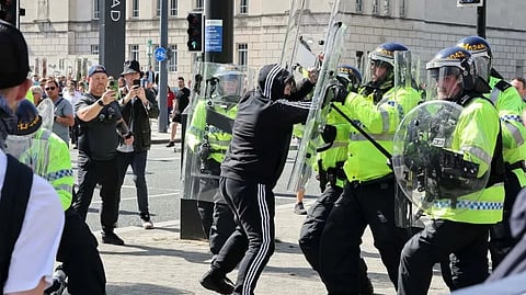 കുടിയേറ്റ വിരുദ്ധ പ്രക്ഷോഭം;വടക്കൻ അയർലണ്ടിൽ നിരവധി പേർ അറസ്റ്റിൽ