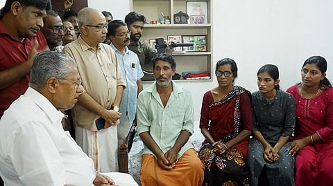 ഷിരൂർ മണ്ണിടിച്ചിൽ; അർജുൻ്റെ ഭാര്യയ്ക്ക് സഹകരണ ബാങ്കിൽ ജോലി നൽകും