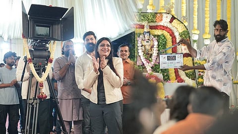 യഷിനൊപ്പം ഗീതു മോഹന്ദാസ്; 'ടോക്സിക്' ചിത്രീകരണം ആരംഭിച്ചു