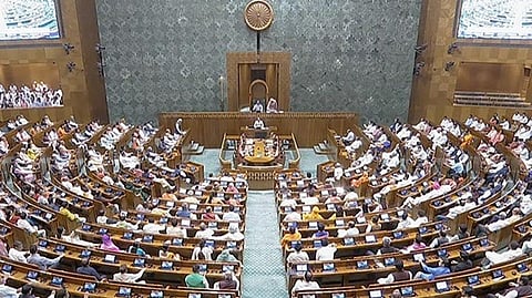 വഖഫ് ഭേദഗതി നിയമം; ബിൽ അവതരണത്തിൽ ലോക്സഭയിൽ പ്രതിപക്ഷ പ്രതിഷേധം രൂക്ഷം