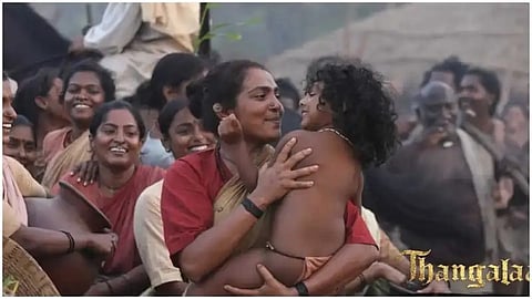 ഞാന് അവരുടെ അമ്മയായി മാറുകയായിരുന്നു: പാര്വതി തിരുവോത്ത്