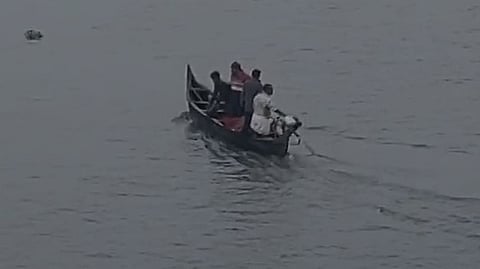 നെട്ടൂർ കായലില് കാണാതായ വിദ്യാര്ഥിനിയുടെ മൃതദേഹം കണ്ടെത്തി