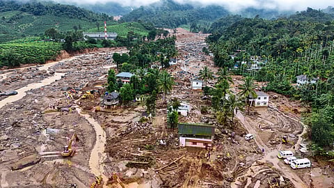 വയനാട് ദുരന്തം: വിദഗ്ധ പഠനം ആവശ്യമെന്ന് കേന്ദ്ര സംഘം; പുനരധിവാസത്തിനായി 2000 കോടി ആവശ്യമെന്ന് സംസ്ഥാനം