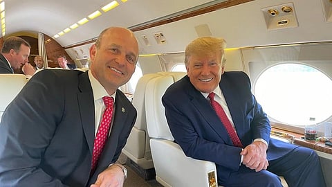 കെവിന് റോബർട്ട്സിനൊപ്പം ഡൊണാള്ഡ് ട്രംപ്