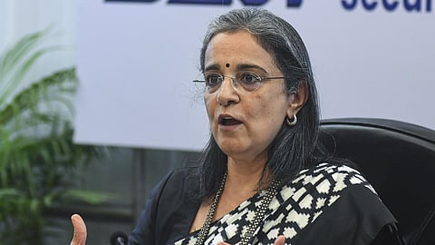 ഇത് വ്യക്തിഹത്യ, സാമ്പത്തിക ഇടപാടുകൾ സുതാര്യം; ഹിൻഡൻബർഗ് റിപ്പോർട്ടിനെതിരെ മാധബി ബുച്ചും ഭര്ത്താവും