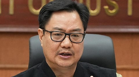 ഹിൻഡൻബർഗ് റിപ്പോർട്ടിലൂടെ കോൺഗ്രസ് രാജ്യത്തെ തകർക്കാൻ ആഗ്രഹിക്കുന്നു: കിരൺ റിജിജു