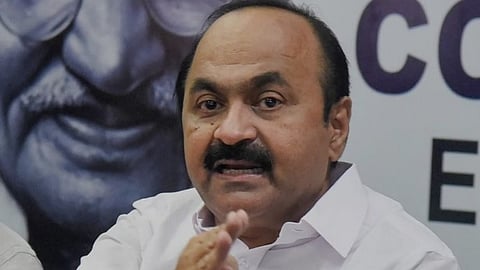 "ചൂരൽമലയിൽ പുനരധിവാസം കമ്മ്യൂണിറ്റി ലിവിംഗ് മാതൃകയിലാകണം, ദുരിതബാധിതരുടെ ലോണുകൾ എഴുതിത്തള്ളണം"