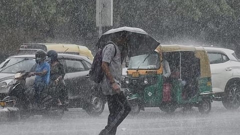 സംസ്ഥാനത്ത് ഇടിമിന്നലോടുകൂടിയ ശക്തമായ മഴയ്ക്ക് സാധ്യത; രണ്ട് ജില്ലകളിൽ ഓറഞ്ച് അലേർട്ട്