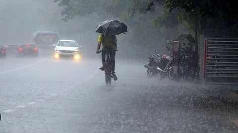 സംസ്ഥാനത്ത് അതിശക്തമായ മഴയ്ക്ക് സാധ്യത; എറണാകുളത്ത് ദുരന്തനിവാരണ അതോറിറ്റിയുടെ പ്രത്യേക മുന്നറിയിപ്പ്