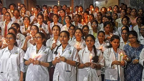 കൊൽക്കത്തയിലെ ഡോക്ടറുടെ കൊലപാതകം: ആവശ്യങ്ങൾ അംഗീകരിച്ച് കേന്ദ്രം, സമരം അവസാനിപ്പിച്ചതായി ഫോർഡ