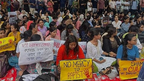 വനിതാ ഡോക്ടറുടെ കൊലപാതകം: കേസ് രേഖകൾ പൊലീസ് ഇന്ന് സിബിഐക്ക് കൈമാറണം, വിശദമായ റിപ്പോർട്ട് ആവശ്യപ്പെട്ട് മനുഷ്യാവാകാശ കമ്മീഷൻ