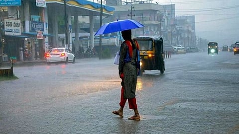 സംസ്ഥാനത്ത് ശക്തമായ മഴ തുടരും; രണ്ട് ജില്ലകളിൽ ഇന്ന് ഓറഞ്ച് അലേർട്ട്