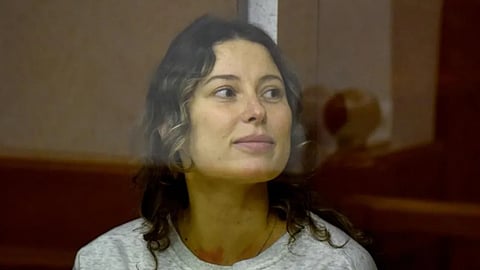 ചാരിറ്റിയായി യുക്രെയിന് 51 ഡോളർ നൽകി; രാജ്യദ്രോഹക്കുറ്റം ചുമത്തി നർത്തകിയെ ജയിലിലടച്ച് റഷ്യ