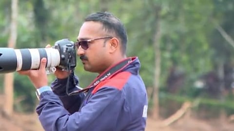 ഇന്ന് വയനാട് ഉള്ളുലയ്ക്കുന്ന ഫ്രെയിം; പൊലീസ് ഫോട്ടോഗ്രാഫർ മിഥുൻ വിനോദിൻ്റെ ദുരന്ത ഭൂമിയിലെ അനുഭവത്തിലൂടെ