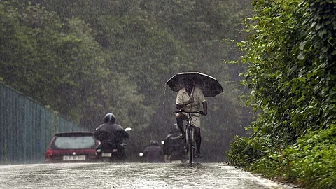 സംസ്ഥാനത്ത് ഇന്നും മഴ തുടരും; പത്തനംതിട്ട ജില്ലയിൽ ഓറഞ്ച് അലേർട്ട്: ഒന്പത് ജില്ലകളില് യെല്ലോ അലേർട്ട്