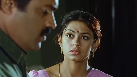 തെക്കിനി തുറന്ന് നാഗവല്ലി തിരിച്ചെത്തി; 31 വര്ഷങ്ങള്ക്ക് ശേഷം 4K 'മണിച്ചിത്രത്താഴ്' വീണ്ടും തിയേറ്ററുകളിൽ
