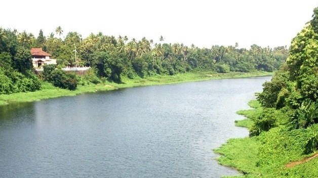 വീണ്ടുമെത്തി മഴമുന്നറിയിപ്പ്; ഡാമുകളുടെ ജലനിരപ്പ് പരമാവധിക്കടുത്ത്; ചാലക്കുടി നിവാസികൾ പ്രളയഭീഷണിയിൽ