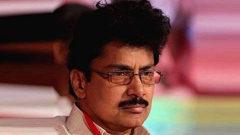 പി.കെ ശശിക്കെതിരെ അച്ചടക്ക നടപടി: എല്ലാ സ്ഥാനത്ത് നിന്നും നീക്കി; മണ്ണാര്ക്കാട് ഏരിയാ കമ്മിറ്റി പിരിച്ചുവിട്ടു