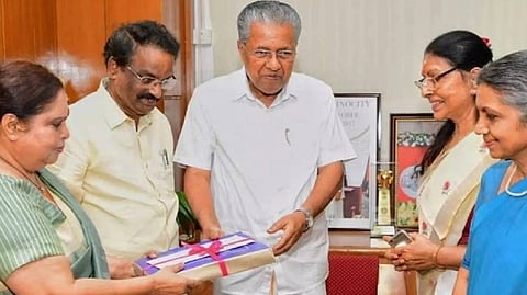 'നടിക്കെതിരായ ആക്രമണം ഒറ്റപ്പെട്ട സംഭവമല്ല,
റിപ്പോര്ട്ട് ചെയ്യപ്പെട്ടവയില് ഒന്നുമാത്രം'; ഹേമ കമ്മിറ്റി റിപ്പോര്ട്ടില് ഞെട്ടിക്കുന്ന വെളിപ്പെടുത്തലുകള്