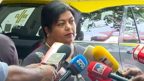 മുതിര്ന്ന നടനില് നിന്ന് മോശം അനുഭവം ഉണ്ടായി, അമ്മ സെക്രട്ടറി എന്തുകൊണ്ട് പ്രതികരിക്കുന്നില്ല: തിലകന്റെ മകള് സോണിയ