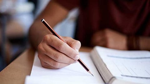 യുഎഇയിലെ പൊതുവിദ്യാലയങ്ങളില് ഇനി എഴുത്ത് പരീക്ഷ ഇല്ല, പകരം...