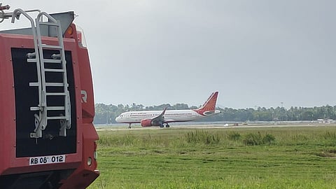 ബോംബ് ഭീഷണി: മുംബൈ-തിരുവനന്തപുരം വിമാനം അടിയന്തര ലാൻഡിങ് നടത്തി