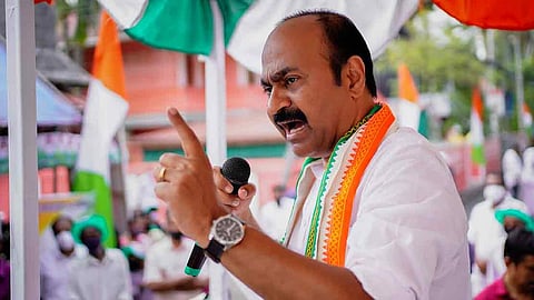 സർക്കാർ വേട്ടക്കാർക്കൊപ്പം, ഹേമ കമ്മിറ്റി റിപ്പോർട്ട് പൂഴ്ത്തിവെച്ചത് ഗുരുതരമായ
ക്രിമിനല് കുറ്റം: വി.ഡി. സതീശന്