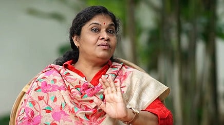 നടക്കുന്നത് വ്യക്തിഹത്യ; സീരിയൽ അഭിനയം അവസാനിപ്പിക്കുന്നു: ഗായത്രി വർഷ