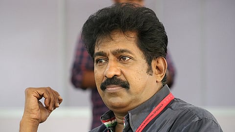 ഹേമ കമ്മിറ്റി റിപ്പോർട്ട് മാതൃകാപരം; സ്ത്രീകള്ക്ക് വേദി ഒരുക്കിയത് ആക്രമിക്കപ്പെട്ട നടിയുടെ ധീരമായ നിലപാട്: പ്രേംകുമാർ