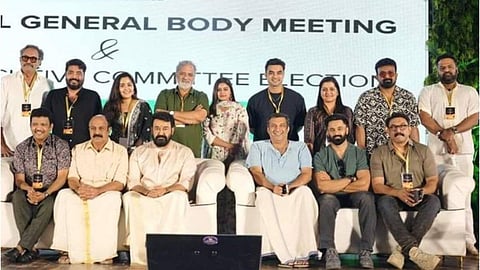 AMMA-യില് കൂട്ടത്തകര്ച്ച: മോഹന്ലാല് ഉള്പ്പെടെ രാജിവെച്ചു; എക്സിക്യൂട്ടീവ് പിരിച്ചുവിട്ടു