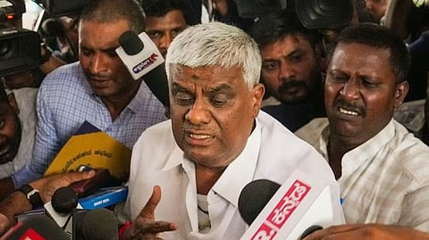 എച്ച്ഡി രേവണ്ണയുടെ ജാമ്യം റദ്ദാക്കില്ല, പ്രത്യേക അന്വേഷണ സംഘത്തിൻ്റെ ഹർജി തള്ളി കർണാടക ഹൈക്കോടതി; കൂട്ടുപ്രതികൾക്കും ജാമ്യം