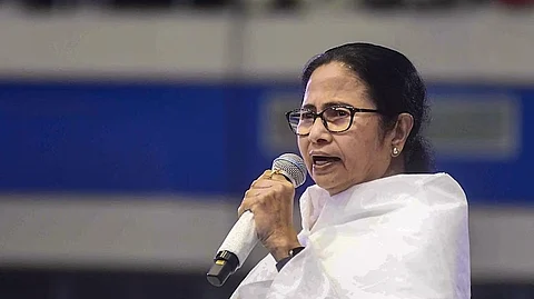 ഡോക്ടർമാരെ ഭീഷണിപ്പെടുത്തിയിട്ടില്ല, ശബ്ദമുയർത്തിയത് ബിജെപിക്കെതിരെ;
ആരോപണം നിഷേധിച്ച് മമത ബാനർജി