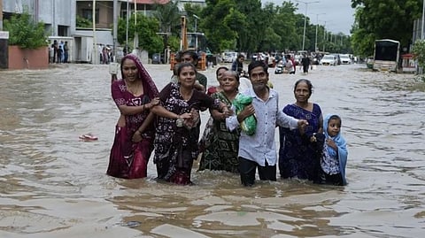 സൗരാഷ്ട്രയിൽ അതിതീവ്ര ന്യൂനമർദം; ഗുജറാത്തിൽ കനത്ത മഴ തുടരുന്നു; മൂന്ന് ദിവസത്തിനിടെ 28 മരണം