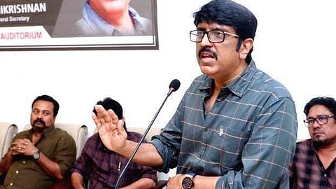 ഹേമ കമ്മിറ്റി റിപ്പോര്ട്ടിലെ മുഴുവന് പേരുകളും പുറത്തുവിടണം, അതാണ് ഫെഫ്കയുടെ നിലപാട് : ബി ഉണ്ണികൃഷ്ണന്