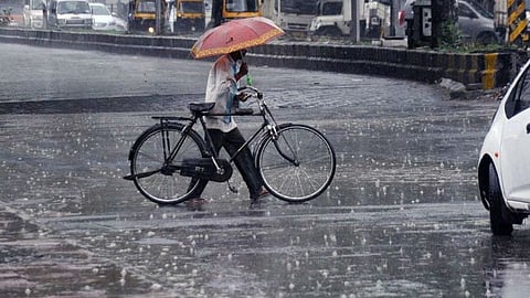 രാജ്യത്ത് കനത്ത മഴ തുടരും; ആന്ധ്രയിൽ മരിച്ചത് എട്ടു പേർ