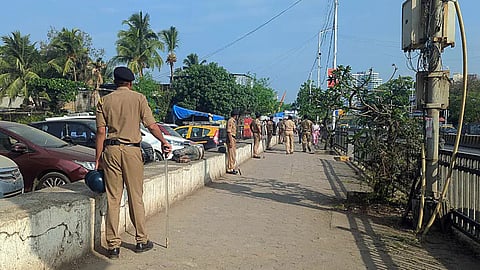 വാട്സാപ്പിലും സ്നാപ് ചാറ്റിലും നഗ്നചിത്രങ്ങൾ അയച്ചു; അധ്യാപകനെതിരെ പരാതിയുമായി പത്താം ക്ലാസ് വിദ്യാർഥിനി