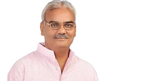 മുഗൾ ചക്രവർത്തി അക്ബറിനെ മഹാനായ വ്യക്തിയായി വാഴ്ത്താൻ ആരെയും അനുവദിക്കില്ല; രാജസ്ഥാൻ വിദ്യാഭ്യാസ മന്ത്രി