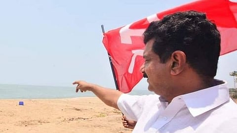 "സിപിഎം... എന്നെ ഞാനാക്കിയ പ്രസ്ഥാനം, മരണം വരെ ഈ ചെങ്കൊടി തണലിൽ തന്നെ ഉണ്ടാകും": പാർട്ടി വിടുമെന്ന അഭ്യൂഹങ്ങൾ തള്ളി പി.വി. അൻവർ
