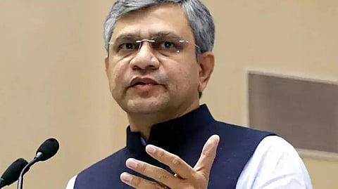 വന്ദേഭാരത് സ്ലീപ്പർ ട്രെയിനുകൾ മൂന്ന് മാസത്തിനകം സർവീസ് തുടങ്ങും; കേന്ദ്ര റെയിൽവേ മന്ത്രി