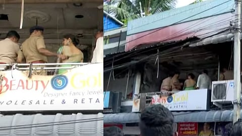 പാപ്പനംകോട് തീപിടിത്തം: ഓഫീസിൽനിന്ന് കത്തി കണ്ടെത്തി പൊലീസ്; ചുവരിൽ രക്തത്തുള്ളികൾ കണ്ടതായി ദൃക്സാക്ഷി