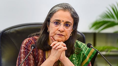 "നിരന്തര ശകാരവും പരസ്യമായ അപമാനിക്കലും, സെബി വളരുന്നത് ജീവനക്കാരെ ഭയപ്പെടുത്തി"; മാധബി ബുച്ചിനെതിരെ കേന്ദ്രത്തിന് കത്ത്